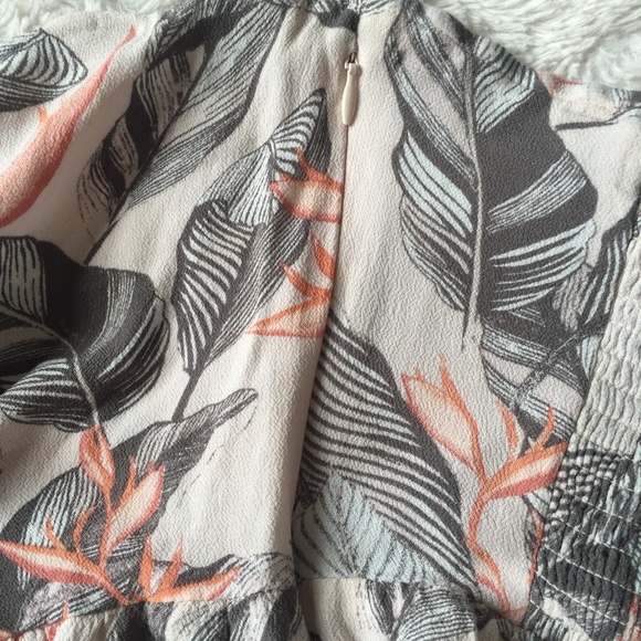 KENDALL & KYLIE Tie Knot Leaf Print Romper - Picture 8 of 8